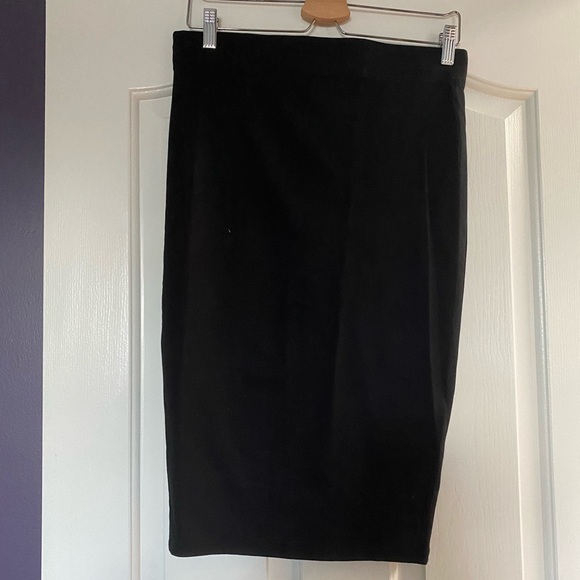 Dresses & Skirts - Brand new with tags pencil skirt